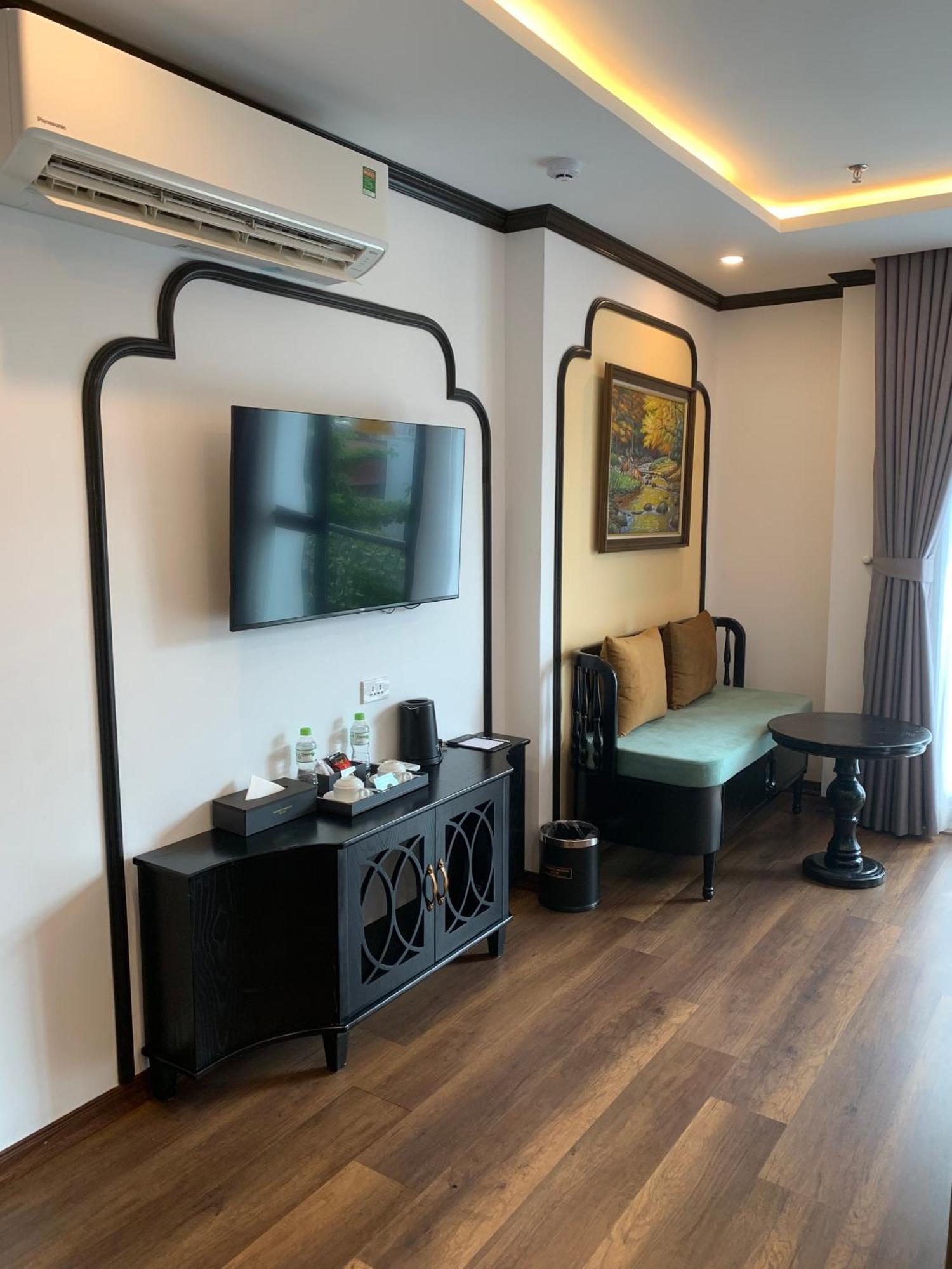 Aquarius Premium Hotel Hanoi Esterno foto