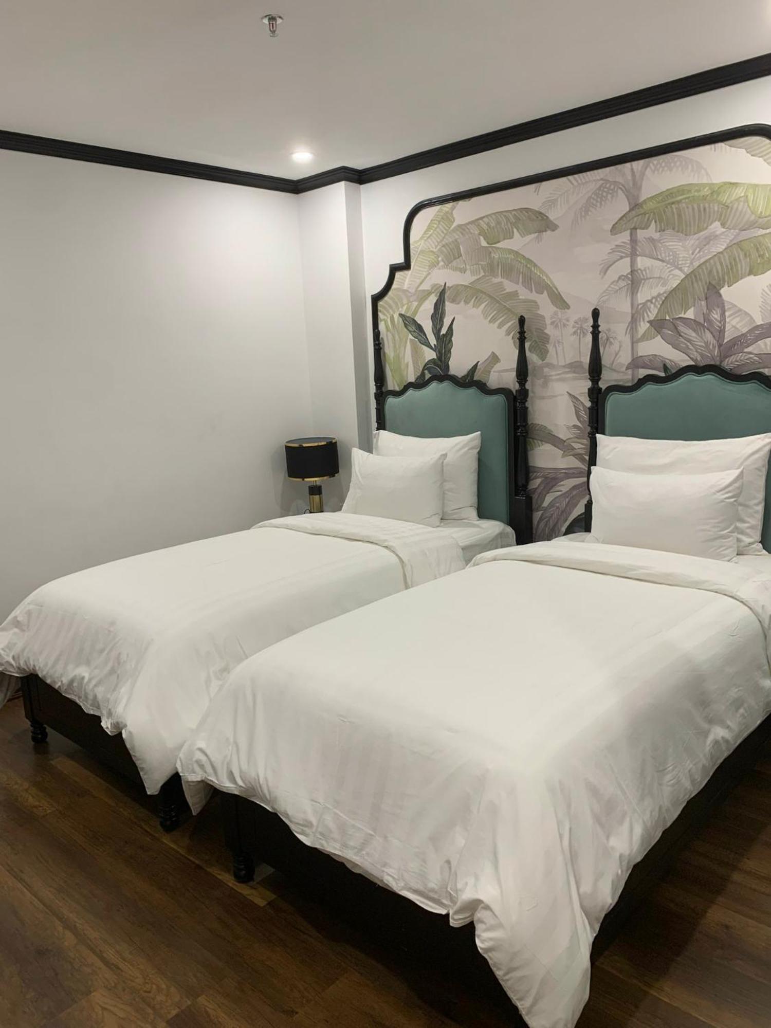 Aquarius Premium Hotel Hanoi Esterno foto