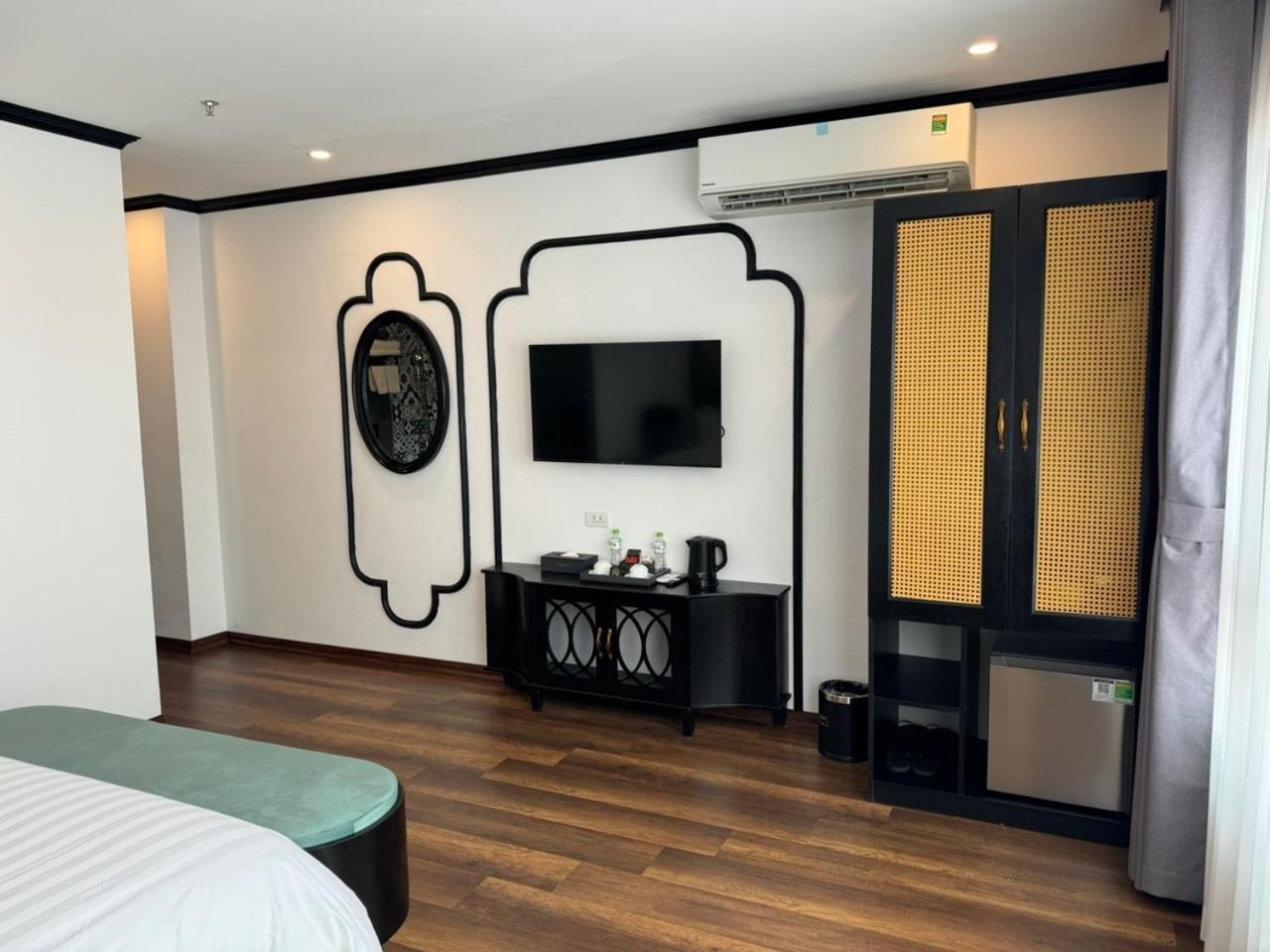 Aquarius Premium Hotel Hanoi Esterno foto