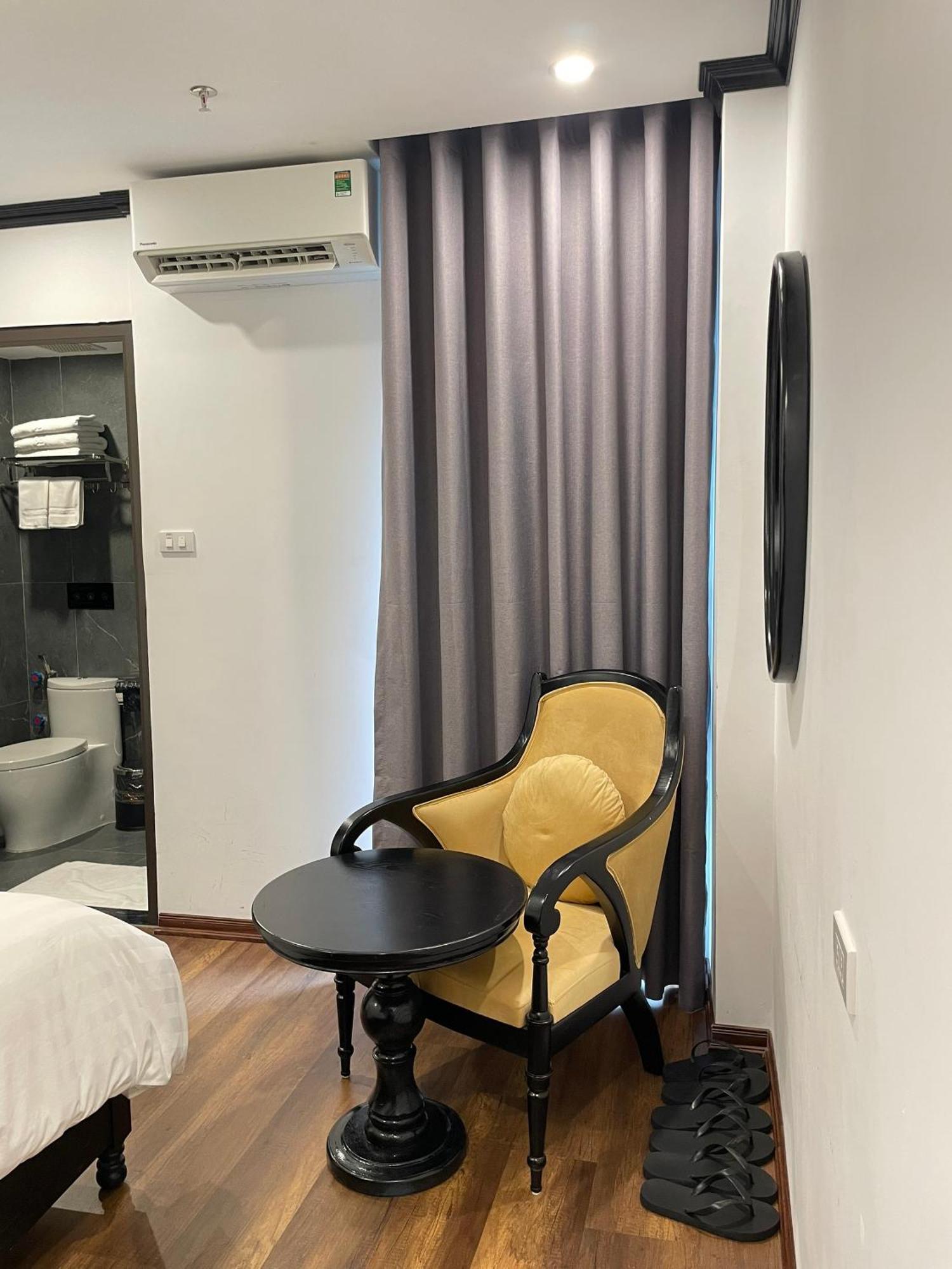 Aquarius Premium Hotel Hanoi Esterno foto