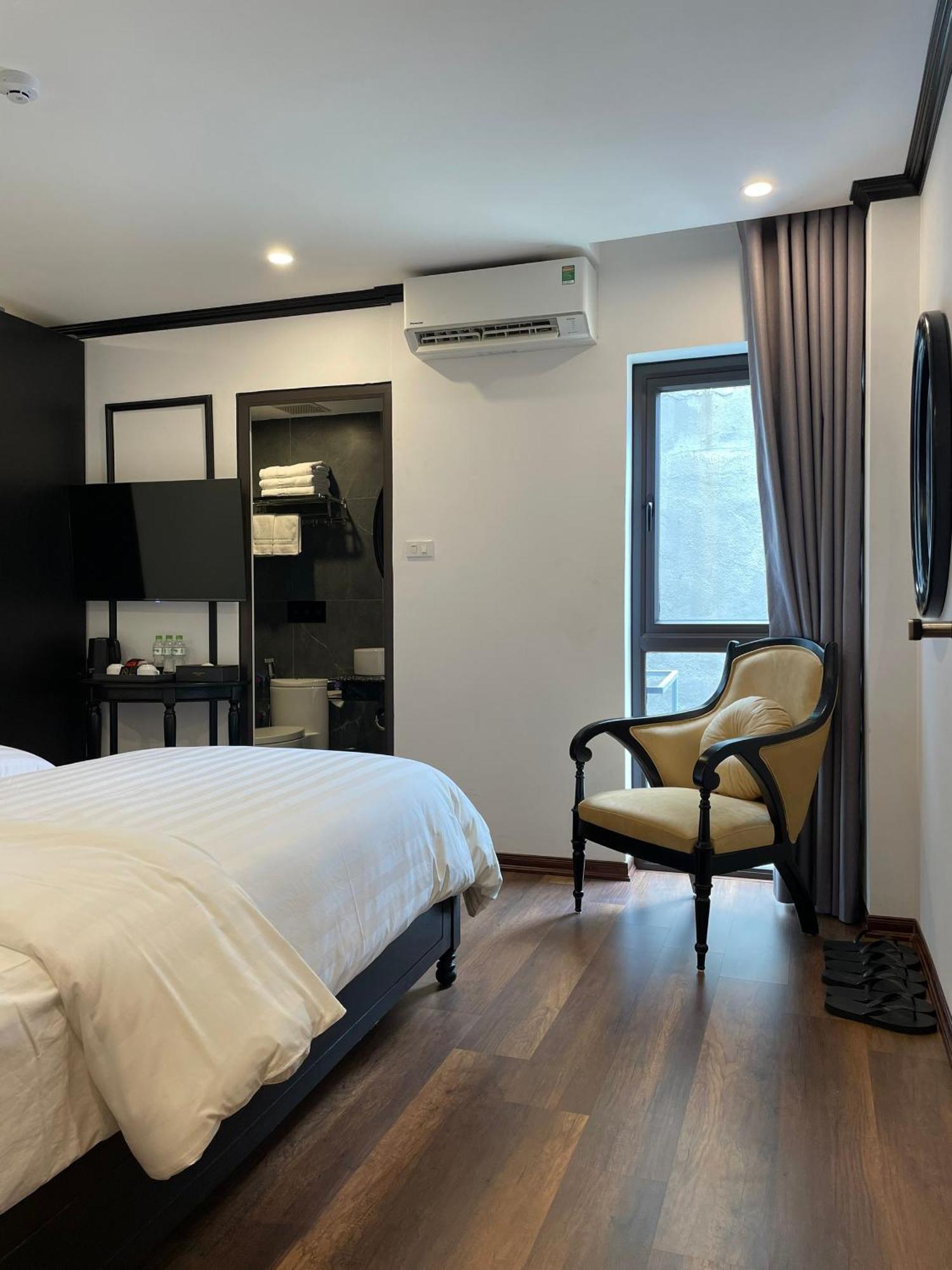 Aquarius Premium Hotel Hanoi Esterno foto